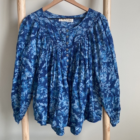Free People Cool Meadow Blue Printed Peasant Blouse Sz Small NWT - Picture 3 of 8